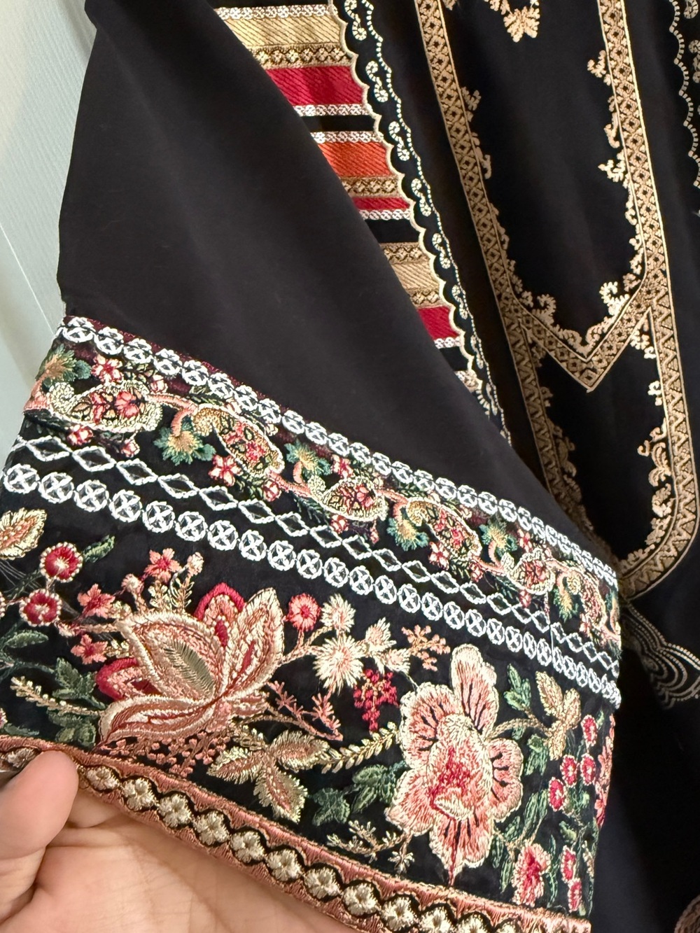 Khaadi Pakistani Desi 3 piece embroidered kurta shirt, duppata scarf and shalwar - Picture 5 of 15